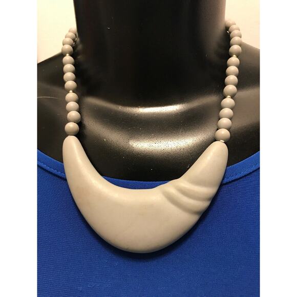 Gray Necklace 16 Inch Crescent Statement 1980s Goldtone Spacers Lightweight - Picture 3 of 12